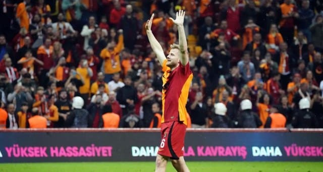 Galatasaray, 30 yaşındaki Norveçli orta saha oyuncusu Fredrik Midtsjö’un Pendikspor'a transferini duyurdu. 