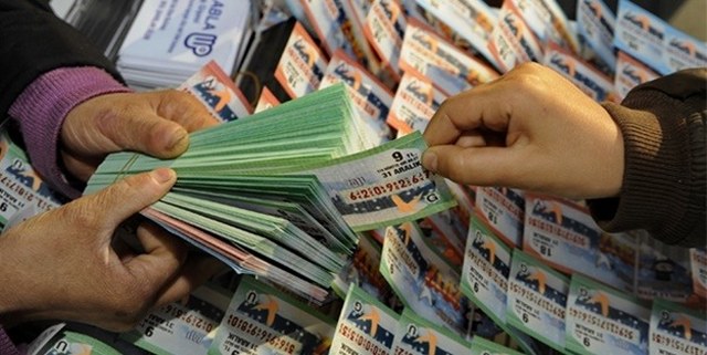 Ağustos ayında fiyat artışı en fazla şans oyunlarında yaşandı. Geçtiğimiz ayın fiyatı gerileyen ürünü yüzde 2,27 azalışla patates olarak kaydedildi.