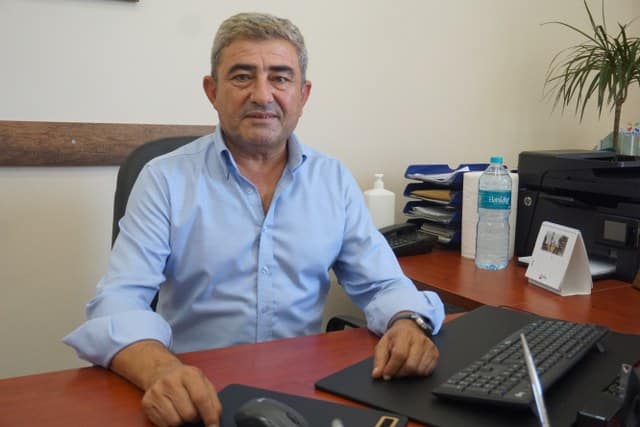 Trakya Üniversitesi Tıp Fakültesi Halk Sağlığı Ana Bilim Dalı Başkanı Prof. Dr. Galip Ekuklu, vatandaşları bilmeden, internet ortamından birkaç yoruma ve eşin-dostun söylediğine güvenerek ilaç, vitamin kullanmamaları konusunda uyardı.