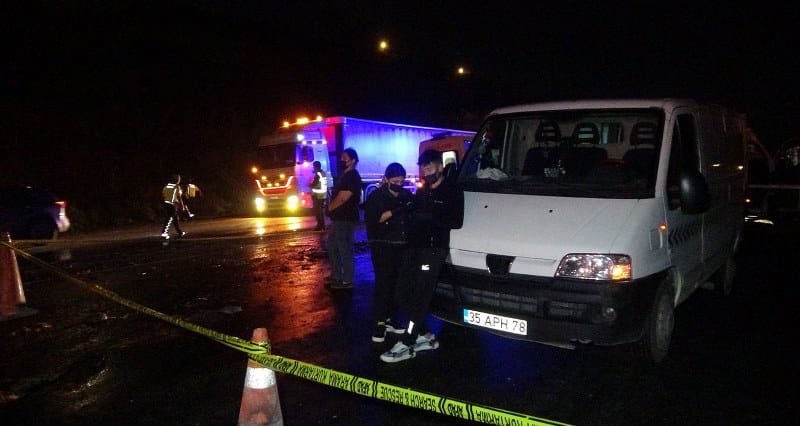 Denizli’de zincirleme trafik kazasında aynı aileden hayatını kaybeden baba, anne ve ikizler, bugün defnedilecek. 