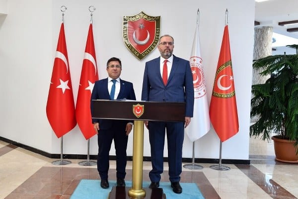 Balıkesir Üniversitesi (BAÜN) ve Milli Savunma Üniversitesi (MSÜ) arasında, eğitim ve iş birliği konularını kapsayan bir protokol resmi olarak hayata geçirildi.