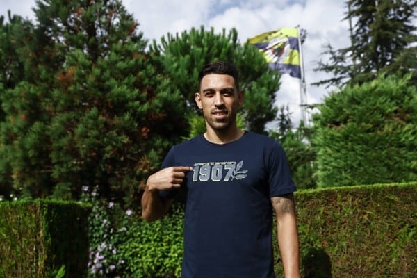 Fenerbahçe'nin milli futbolcusu İrfan Can Kahveci, mücadeleci bir ruhla sahaya çıktıklarını vurgulayarak, "Her oyuncu, her zaman zafer arzular. Zaten kazanmak istiyoruz ve daha fazlasını başarmak istiyoruz" şeklinde konuştu.