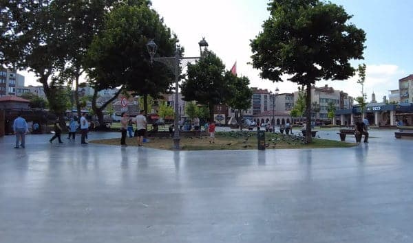 Balıkesir, Türkiye'nin Marmara Bölgesi'nde yer alan bir ildir. İl, tarım, turizm, sanayi ve ticaret gibi çeşitli sektörlerde önemli bir yere sahiptir.