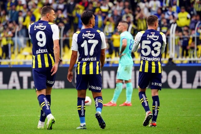 Fenerbahçe, bu sezon hem hücumda hem de savunmada ortaya koyduğu başarılı performansla rakiplerinden önde gidiyor.