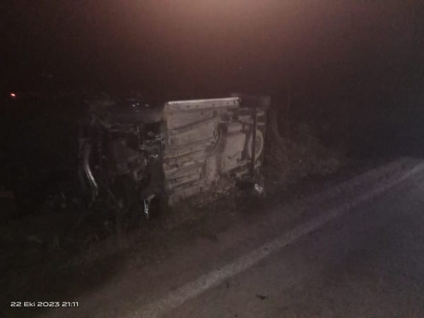Gönen'de traktör ve kamyonetin çarpışması sonucu meydana gelen trafik kazasında bir kişi yaşamını yitirdi.