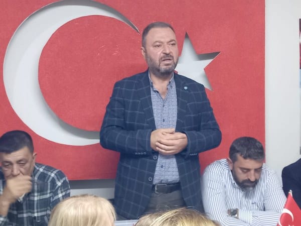 İYİ Parti Bandırma İlçe Teşkilatı, belediye başkan aday adaylığı için istifa eden Başkan Necmi Sert’in yerine seçime gitti. Üç adayın yarıştığı seçimi 20 oyla Av. Engin Can kazandı.
