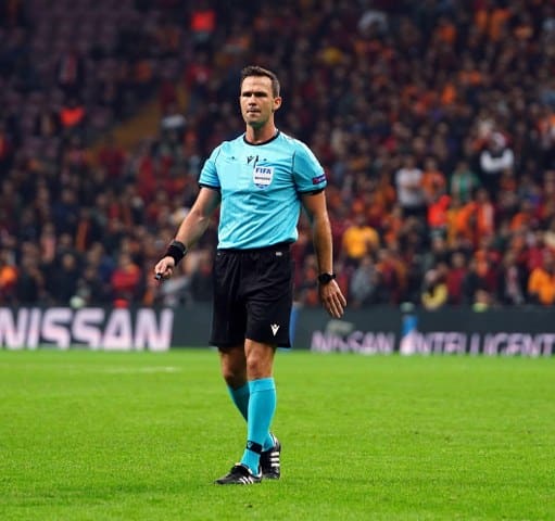 Manchester United – Galatasaray maçı hakemi belli oldu
