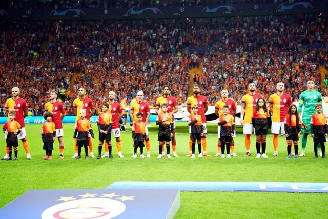 Galatasaray, UEFA Şampiyonlar Ligi A Grubu ikinci maçında yarın deplasmanda İngiliz ekibi Manchester United ile mücadele edecek.