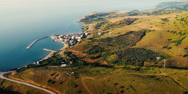2023 yılı Aralık ayı itibariyle, ilçede konut imarlı arsaların ortalama fiyatı 2 Bin TL/m², ticari imarlı arsaların ortalama fiyatı 3 Bin TL/m², tarım arazilerinin ortalama fiyatı ise Bin TL/m²'dir.