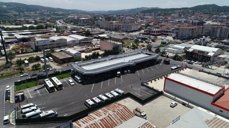  İlçelerde yetersiz ya da atıl durumda bulunan otobüs terminallerini bir bir yenileyerek modern, konforlu ve güvenli bir hale getiren Büyükşehir Belediye Başkanı Yücel Yılmaz göreve geldiği günden bu yana; 8 terminali yeniledi, 5 terminalde de yenileme çalışmalarına devam ediyor.