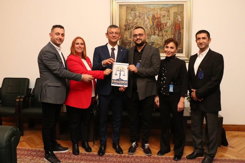 Emeklilikte Adalet Derneği (EMMADER) TBMM'de Milletvekillerini ziyaret etti. Ziyarette Ak Parti, CHP, MHP , Yeniden Refah Partisi, DEM Parti ve Demokrat Partili Milletvekilleri ile görüşen dernek yönetimi kendilerine verilen sözlerin tutulmasını istediklerini söyledi. 