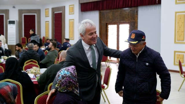 Susurluk Belediyesi Park Düğün Salonunda Susurluk'ta ikamet eden Şehit Aileleri ve Gazilere yemek verdi.