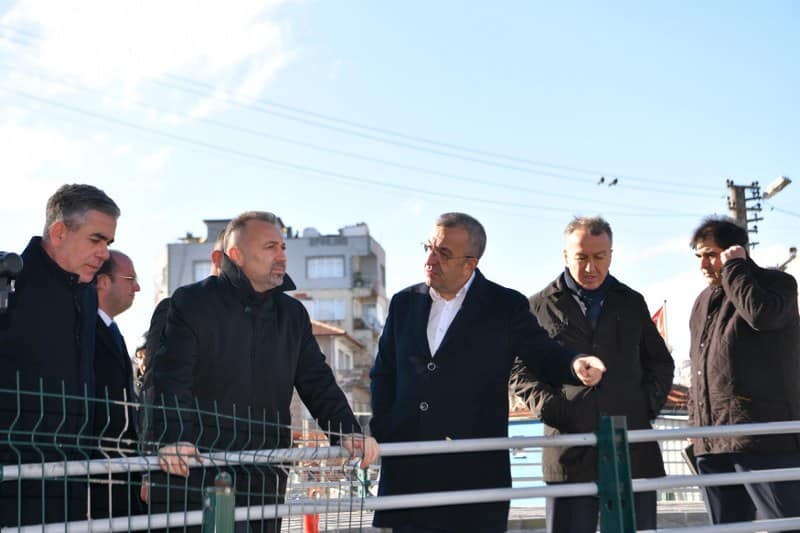 Balıkesir Büyükşehir Belediyesi, Çay Deresi 3. Etap ile yeni bir sosyal yaşam alanı şehre kazandırırken, Birleşmiş Milletler 75. Yıl Gençlik Merkezi’nin karşısındaki, Karesi Petrol Ofisi’ni de yıkıp, yeni yol güzergâhları açarak şehrin trafiğini rahatlatacak.