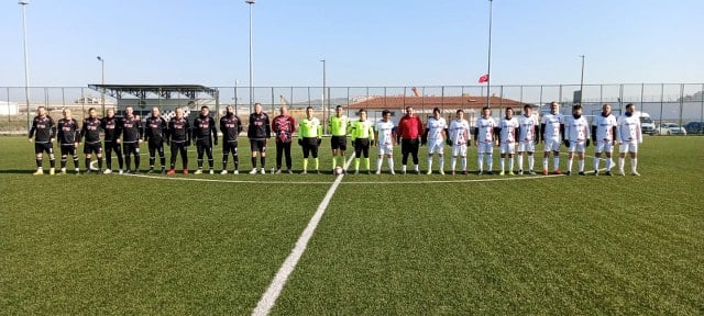 BND. G.BİRLİĞİ MASTERLER :2  GAZİEMİR MASTERLER :3İki sezondur kendi sahasında yenilgi yüzü görmeyen Bnd. G.Birliği Masterler Gaziemir karşısında ilk mağlubiyetini aldı. 2 - 3