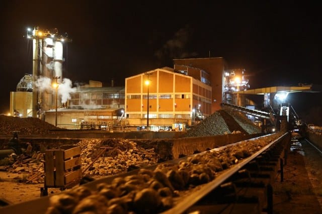 Susurluk Şeker Fabrikası'nın yeniden faaliyete alınmasının ardından kendi hammadde üretim alanlarında yıllık 25 bin ton olan üretimi yılda 350 bin tona çıktı. Şeker-İş Sendikası Susurluk Temsilcisi Yavuz Gürsoy fabrikanın üretiminin artmasının Susurluk ekonomisine de büyük katkı sağladığını ve Susurluk'un gözdesi olduğunu söyledi.;