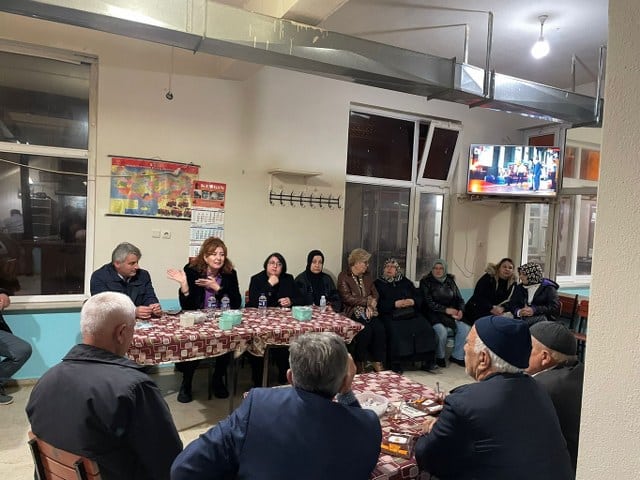 Ak Parti Bandırma Belediye Başkan Aday Adayı Oya Yücel, aday adaylığı sürecindeki çalışmaları çerisinde yer alan sivil toplum örgütü ziyaretlerine Bandırma Ziraat Odası ile devam etti.