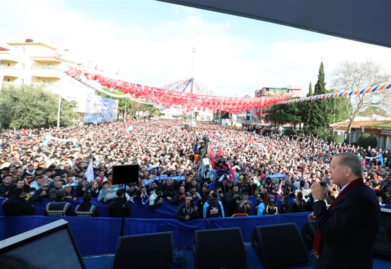 Cumhurbaşkanı ve AK Parti Genel Başkanı Recep Tayyip Erdoğan, Balıkesir Kuva-yı Milliye Meydanı’nda düzenlenen mitingde binlere hitap etti, Büyükşehir Belediye Başkanı Yücel Yılmaz’ın ve 20 ilçe belediye başkan adayının elini havaya kaldırdı ve “Balıkesir’in Türkiye Yüzyılı’na destek vereceğine inanıyorum” dedi.