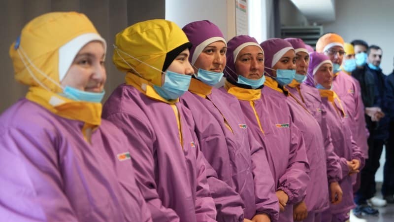 Milli Eğitim Bakanlığı’nın “Ustalık Telafi Programı” projesi çerçevesinde 27 hafta süren eğitimleri başarıyla tamamlayan Has Tavuk çalışanlarına ‘Ustalık Belgesi’ takdim edildi.