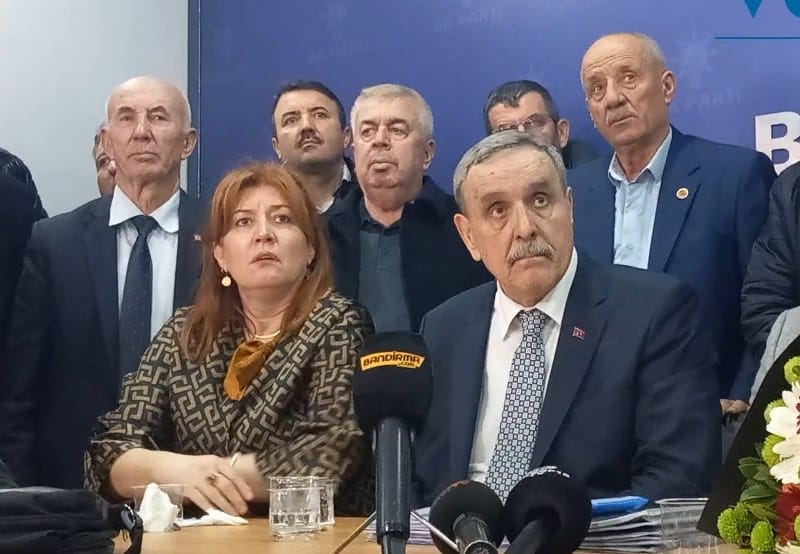 AK Parti Bandırma Belediye Başkan Adayı Cemal Öztaylan, parti binasında gerçekleştirilen basın toplantısı ile yerel seçimlerin startını verdi. Ak Parti Balıkesir Milletvekili Ali Öztaylan, İlçe Başkanı Mehmet Doğan ve Belediye Başkan aday adayları Oya Yücel ve Durgut Ergin'in de katıldığı toplantıda "Rakip kim çıkarsa çıksın, kazanacağız" dedi.
