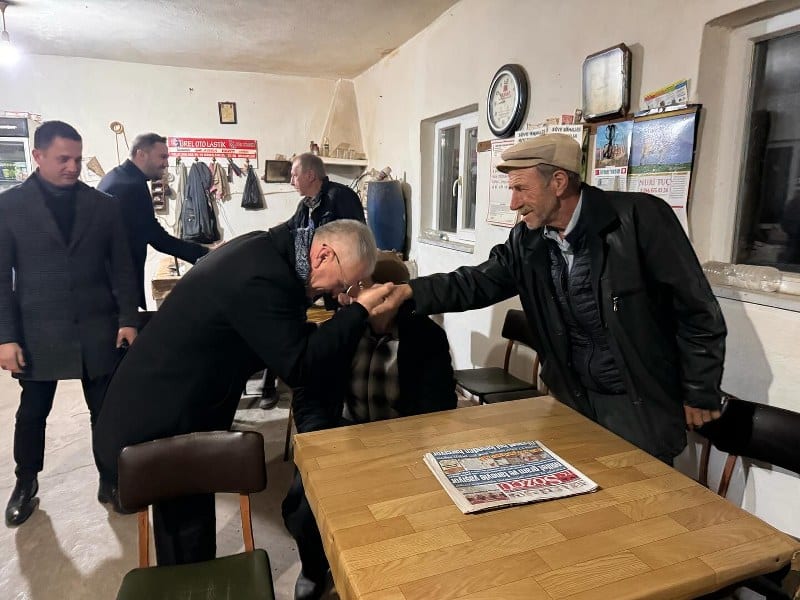 Cumhur İttifakı MHP Belediye Başkan Adayı Fahrettin Şener, Seçim çalışmaları kapsamında projelerini açıklamayı sürdürüyor. Bu kapsamda önemli bir vaatte bulunarak, " Susurluk'ta 2 bin depreme dayanıklı konut inşa edeceğiz" dedi.