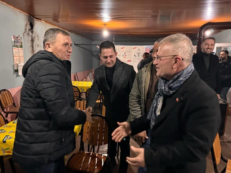 Cumhur İttifakı MHP Belediye Başkan Adayı Fahrettin Şener, Seçim çalışmaları kapsamında projelerini açıklamayı sürdürüyor. Bu kapsamda önemli bir vaatte bulunarak, " Susurluk'ta 2 bin depreme dayanıklı konut inşa edeceğiz" dedi.