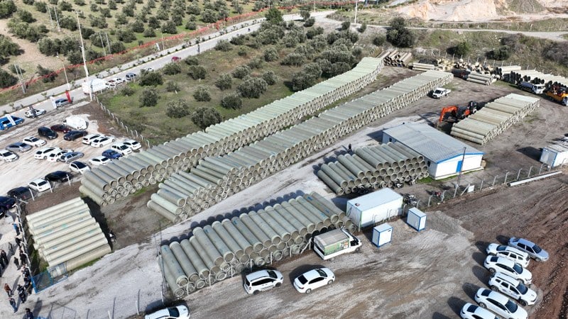 Büyükşehir Belediyesi, Balıkesir’de tarımsal sulama yapılan 11 bin hektarlık alanı 4,5 yılda 71 bin 584 hektara çıkararak tarımsal sulamanın en yoğun olarak yapıldığı ikinci şehir oldu. Balıkesir Büyükşehir Belediye Başkanı Yücel Yılmaz, içme suyuna yaptığı yüzde 15’lik indirimin ardından tarımsal sulamada da suya yüzde 15 indirim yaptıklarını müjdeledi.