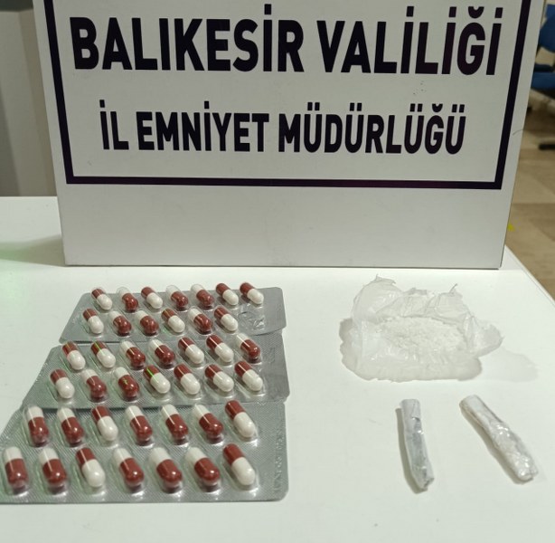 Kırmızı Kamyona Uyuşturucu Operasyonu