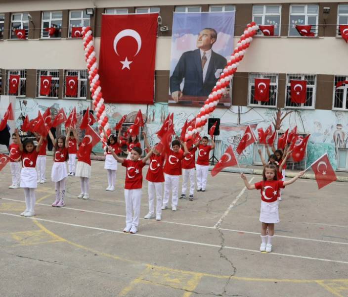 23 Nisan Ulusal Egemenlik ve Çocuk Bayramı Susurluk'ta Kutlandı
