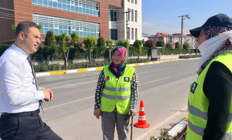 Başkan Akın’dan Emekçi Kadınlara Sürpriz Destek Ziyareti_1