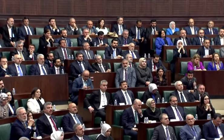 Cumhurbaşkanı Erdoğan, sokak köpekleri, sahipsiz köpekler, bakım evleri, sahiplendirme, hayvan severler, sokak hayvanları düzenlemesi.