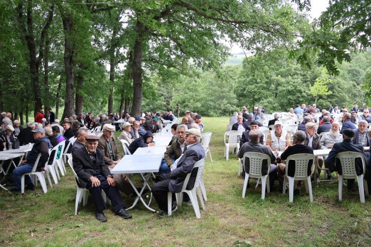 Eminpınar Mahallesinden Köy Hayrı