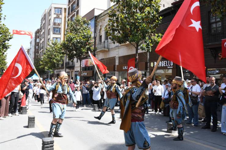 Gençlik Bayramı, Balıkesir’de festivalle kutlandı