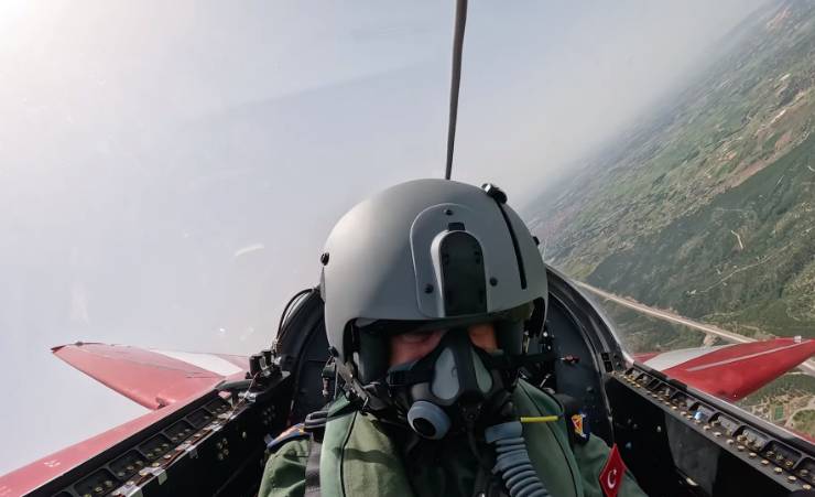 HÜRJET, Orgeneral Ziya Cemal Kadıoğlu, TUSAŞ, Türk Havacılık ve Uzay Sanayii, savunma sanayii, jet motorlu uçak, test uçuşu, Ankara, Hava Kuvvetleri Komutanı.