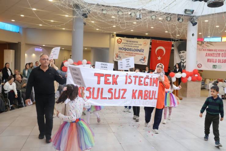 Susurluk'ta Engelliler Haftası ve Anneler Günü Coşkuyla Kutlandı