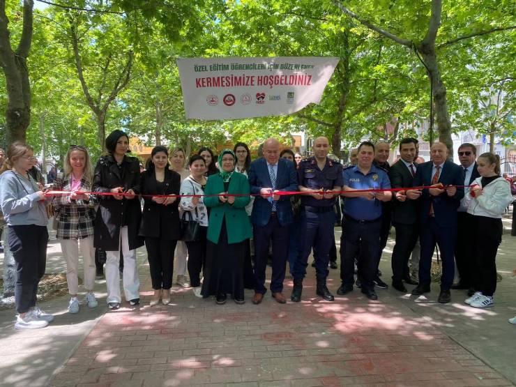 Susurluk'ta Özel Eğitim Öğrencileri İçin Anlamlı Kermes