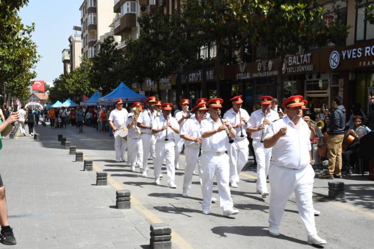 Gençlik Bayramı, Balıkesir’de festivalle kutlandı