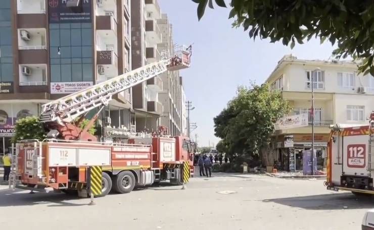 Hatay, Payas, patlama, çatı katı, gaz kaçağı, itfaiye, polis, Fahrettin Altay Caddesi, molozlar, soruşturma
