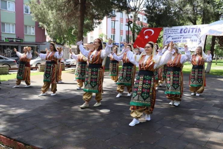 Susurluk'ta Hayat Boyu Öğrenme Haftası Coşkuyla Başladı