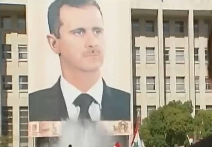 Suriye Dışişleri Bakanlığı, Türkiye ile ilişkilerin normalleşmesi için yapılan girişimlere olumlu yaklaştıklarını belirtti. Açıklamada, ilişkilerin düzeltilmesi için egemenlik ve toprak bütünlüğüne saygı vurgusu yapıldı.