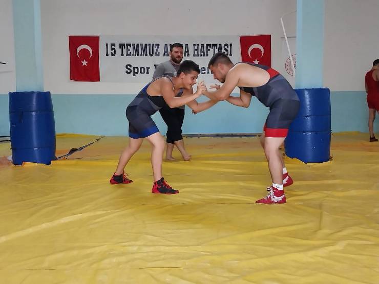 Susurluk güreş turnuvası, 15 Temmuz Demokrasi Günü, Susurluk gençlik spor, minikler güreş, yıldızlar güreş