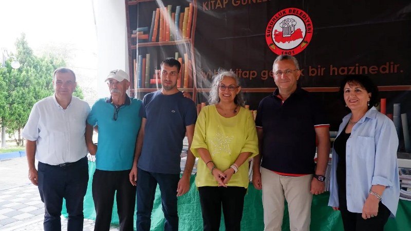 Susurluk Belediyesi tarafından organize edilen konser, söyleşi, tiyatro ve etkinlikler ile dolu dolu geçen Ayran Festivali vatandaşlara unutulmaz anlar yaşattı. Yediden yetmişe herkesin ilgi gösterdiği etkinliklerle gerçekleşen festival Pinhani Konseri ile son buldu.