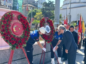 Atatürk’ün Bandırma’ya gelişi, Bandırma 99. yıl kutlamaları, Bandırma Limanı, tekne gösterisi, halk oyunu, Atatürk çelenk sunma, Dursun Mirza