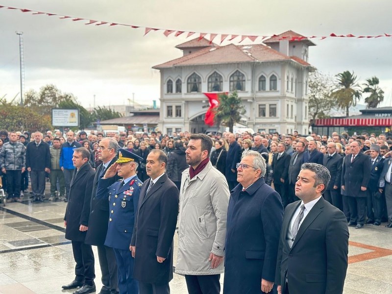 10 Kasım'da Atatürk Bandırma'Anıldı