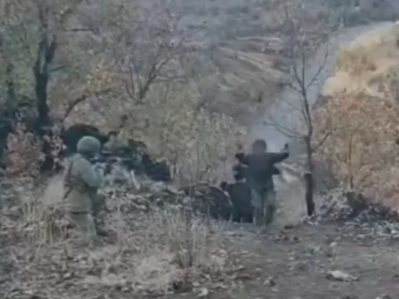Türkiye'nin Çocukları Kurtarma Mücadelesi Türk Silahlı Kuvvetleri, PKK'nın elindeki çocukların kurtarılması için harekete geçiyor, teslim olan her gence güvenlik ve adalet sağlama garantisi veriyor. Özellikle tehdidin altında gençlerin örgütten kaçarak Türk adaletine sığınmasının yolu ortaya çıkar. Terörle ilgili gerçeklerin açığa çıkması, Türkiye'nin terörle mücadelesine uluslararası destek artışının bir kez daha gündeme gelmesi gündeme geliyor. Bu potansiyel, terörün gerçekleşmesi durumunda ortaya çıkan çocuk istismar politikalarının daha geniş çevrelerce planlanması, en zayıf ve kesimlerin hedeflenerek genişletilmesi ortaya çıkıyor.