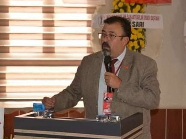 CHP Bigadiç İlçe Başkanı Türker Yılmaz, Balıkesir Büyükşehir Belediyesi tarafından düzenlenen tohum temizleme makinesi dağıtım törenine katıldı. Büyükşehir Belediye Başkanı Ahmet Akın ile birlikte gerçekleştirilen tören, Balıkesir'in kırsal kalkınma projelerine hız kesmeden devam ettiğini bir kez daha gözler önüne serdi.