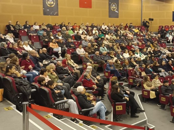 Balıkesir Büyükşehir Belediyesi Kültür ve Sosyal İşler Daire Başkanlığı tarafından Aziz Nesin 'den uyarlanan ''Memleketin Kısmeti '' isimli tiyatro oyunu seyircisi ile buluştu.