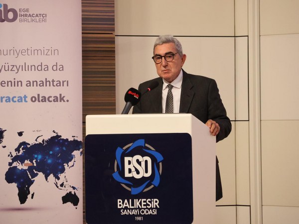 Ege İhracatçı Birlikleri (EİB), Balıkesir'de düzenlenen İş Dünyası Buluşmaları ile Avrupa Birliği Yeşil Mutabakat mevzuatı ve devlet destekleri hakkında ihracatçılara bilgi verdi. Toplantıda, 20. yılı aşkın süredir ihracat yapan 17 Balıkesirli firma ödüllendirildi.