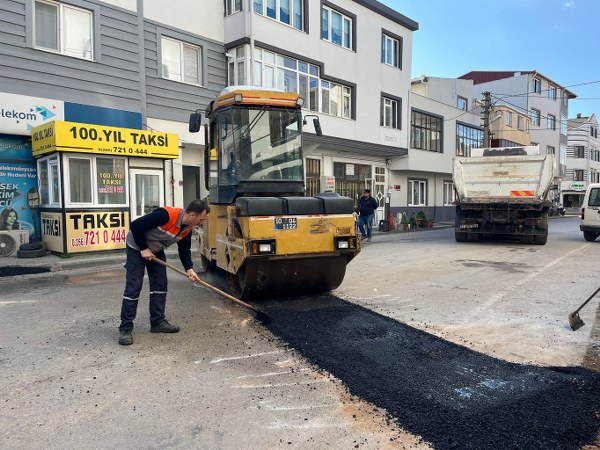 Bandırma Belediyesi, Yol Yenileme Çalışmalarına Özveriyle Devam Ediyor