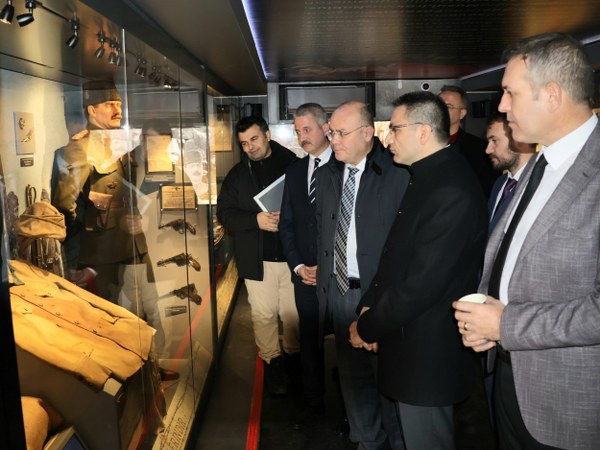 Susurluk'ta Mobil Müze ve Gezici Kütüphane Etkinliği Düzenlendi