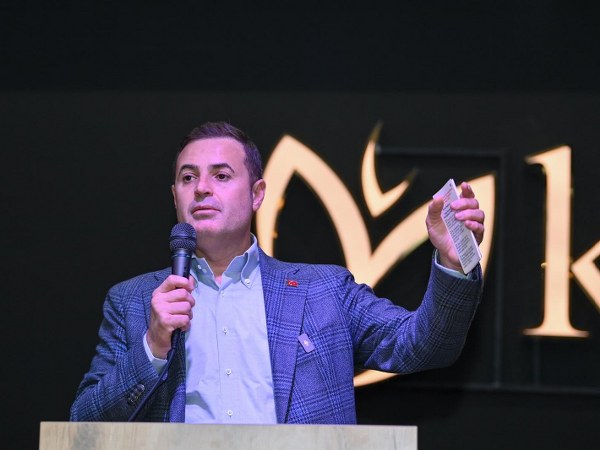 Balıkesir Büyükşehir Belediye Başkanı Ahmet Akın, Yeni Kuşak Köy Enstitülüler Derneği Balıkesir Şubesi’nin 21.yıl dönümü münasebetiyle düzenlenen programa katıldı. Başkan Akın, “Köy Enstitüleri, eğitim seferberliğinin bir parçasıdır. Bizler, dün yarım kalan Anadolu Aydınlanmasının bugünkü temsilcileriyiz. Bu aydınlanmanın tamamlanması için beraber kol kola, omuz omuza çalışmaya devam edeceğiz” dedi.